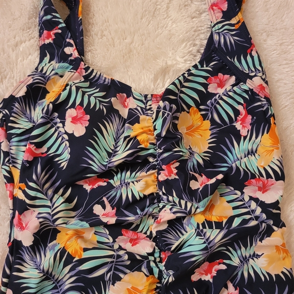 Byron blue floral vintage style one piece swimsuit - Picture 3 of 6